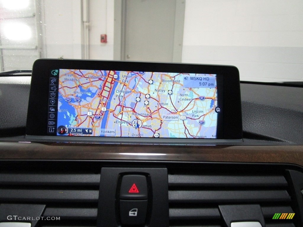 2015 3 Series 328i xDrive Sedan - Alpine White / Black photo #24