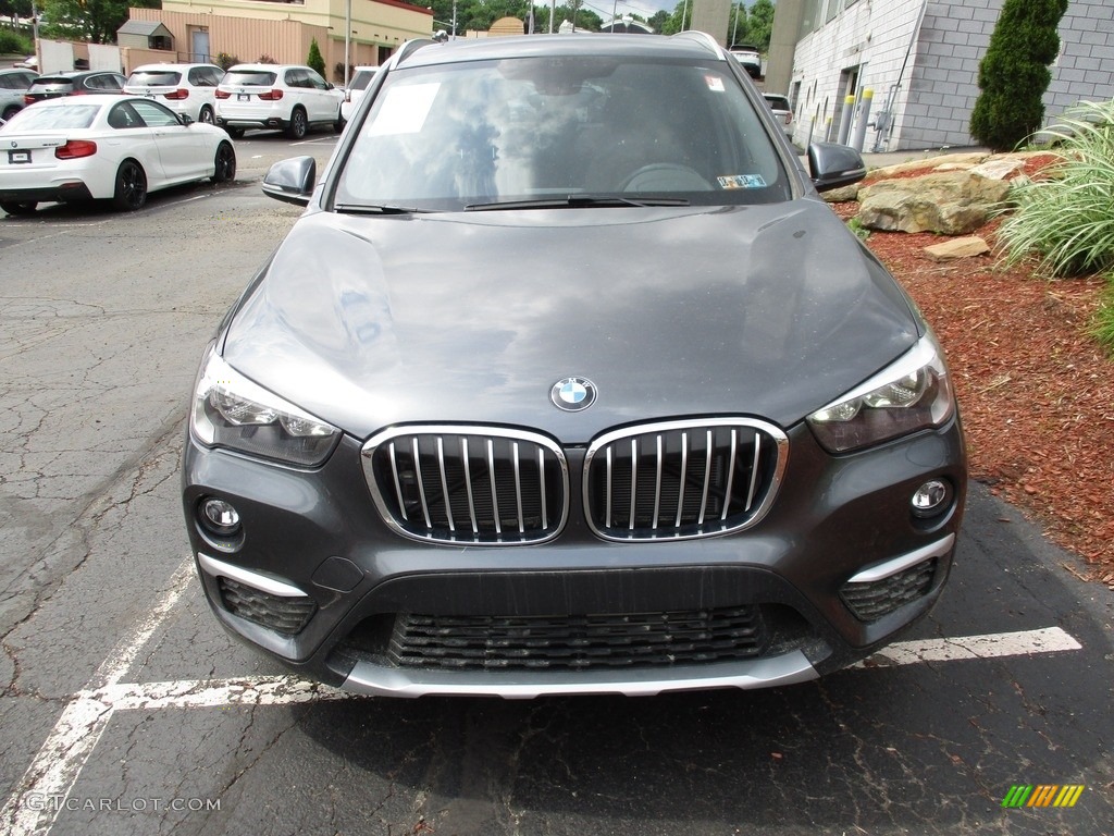 2018 X1 xDrive28i - Mineral Grey Metallic / Black photo #8