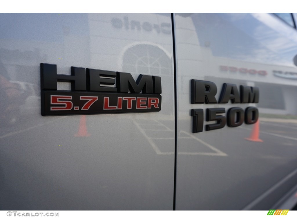 2018 1500 Express Crew Cab - Bright Silver Metallic / Black/Diesel Gray photo #8