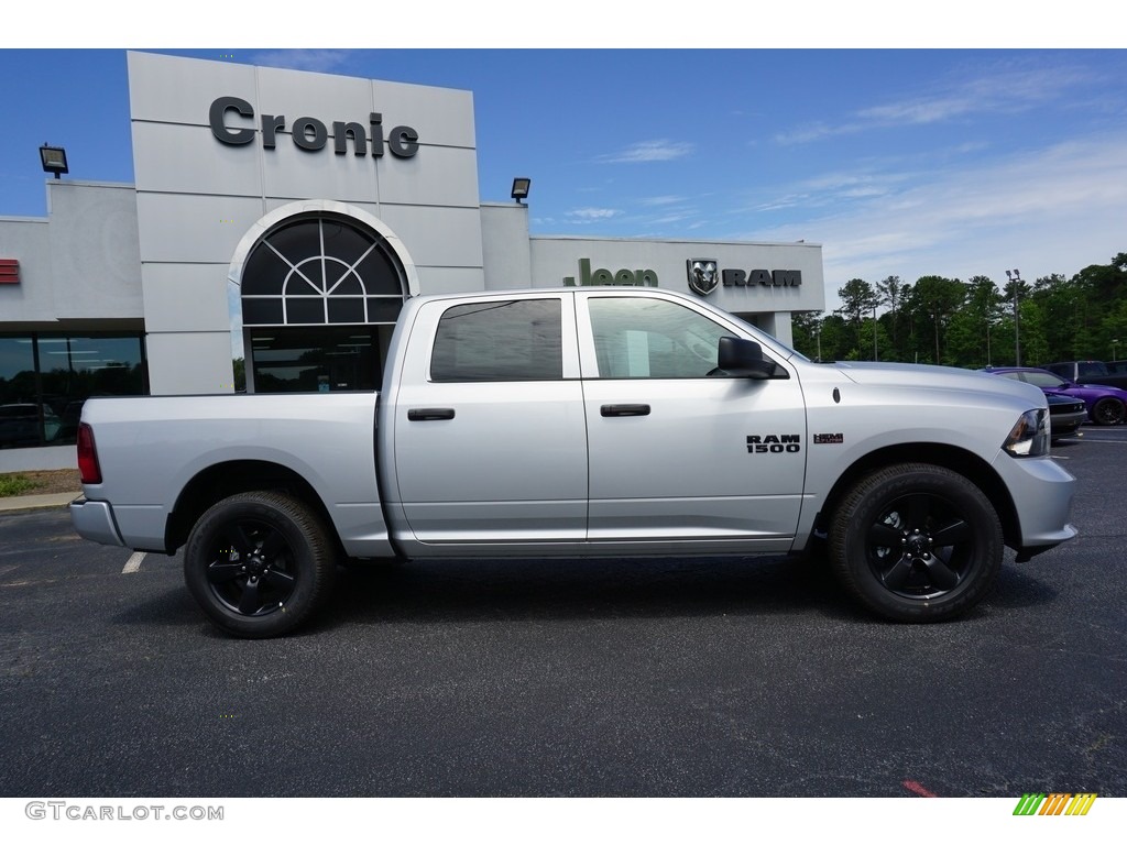2018 1500 Express Crew Cab - Bright Silver Metallic / Black/Diesel Gray photo #10