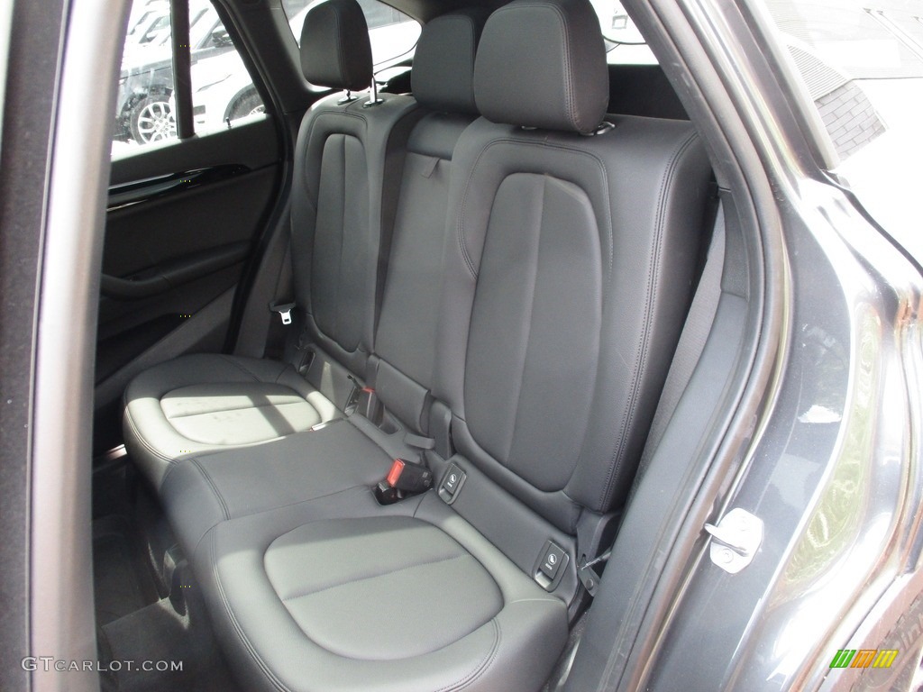 2018 X1 xDrive28i - Mineral Grey Metallic / Black photo #14