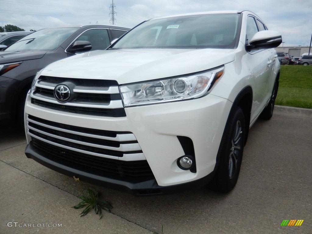 2018 Highlander XLE AWD - Blizzard White Pearl / Black photo #1