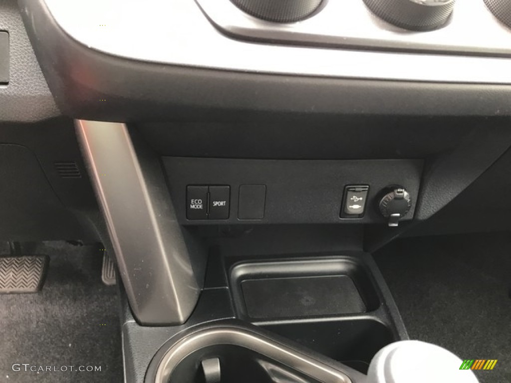 2018 RAV4 LE - Ruby Flare Pearl / Black photo #11