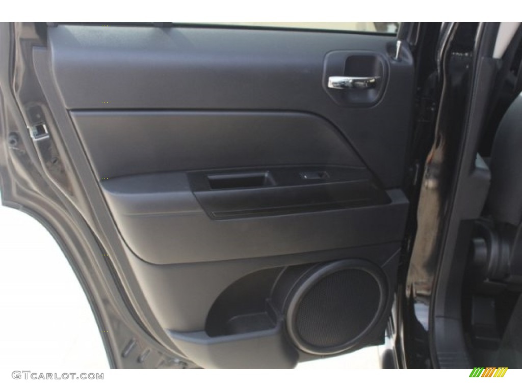 2017 Patriot Sport - Black / Dark Slate Gray photo #23
