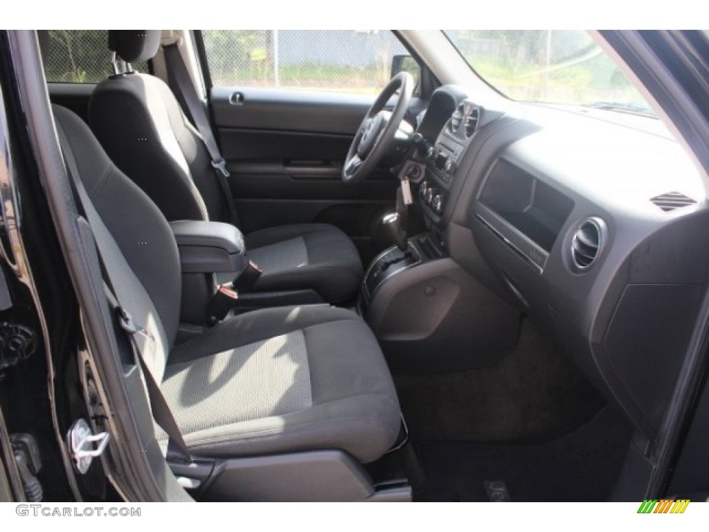 2017 Patriot Sport - Black / Dark Slate Gray photo #30