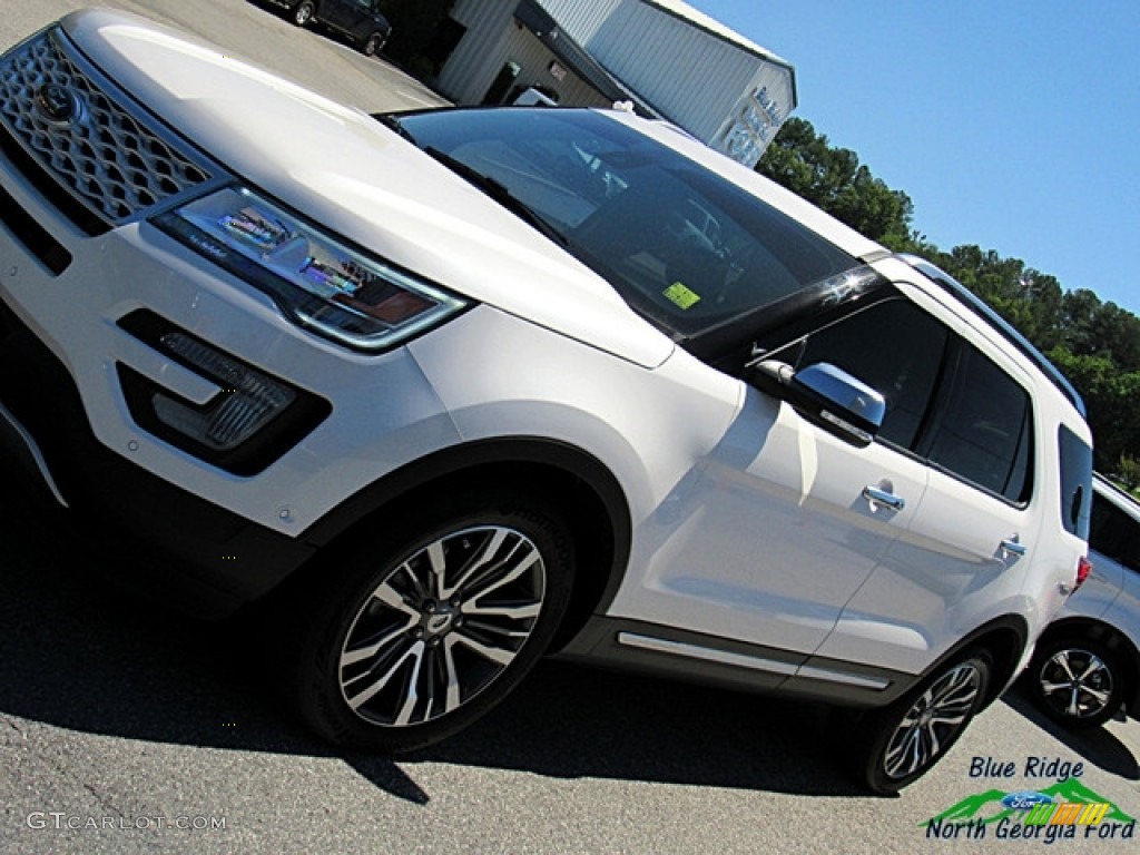 2017 Explorer Platinum 4WD - White Platinum / Ebony Black photo #30