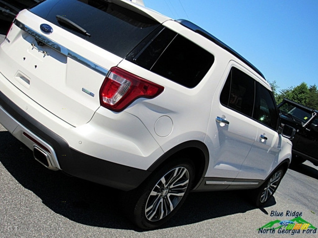 2017 Explorer Platinum 4WD - White Platinum / Ebony Black photo #32