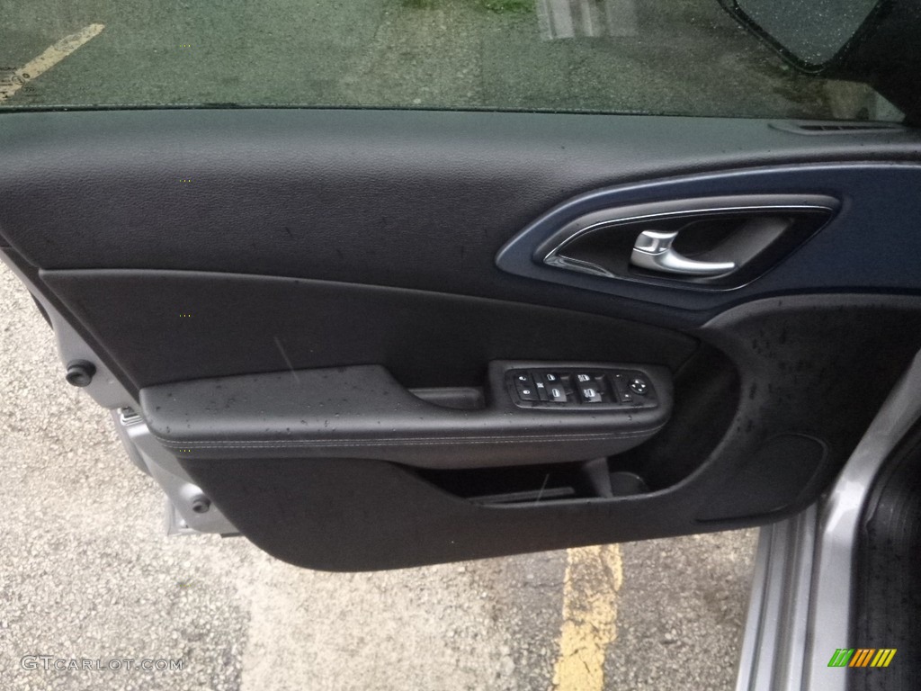 2015 200 S - Billet Silver Metallic / Black photo #12