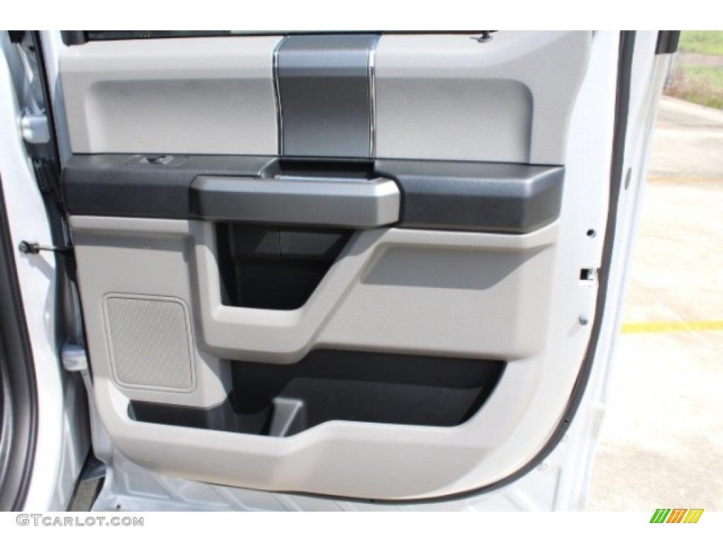 2018 F150 XLT SuperCrew 4x4 - Ingot Silver / Earth Gray photo #30