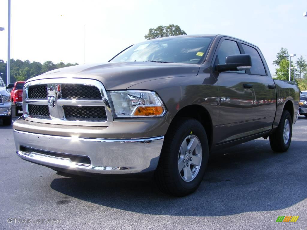 2009 Ram 1500 SLT Crew Cab - Austin Tan Pearl / Light Pebble Beige/Bark Brown photo #1