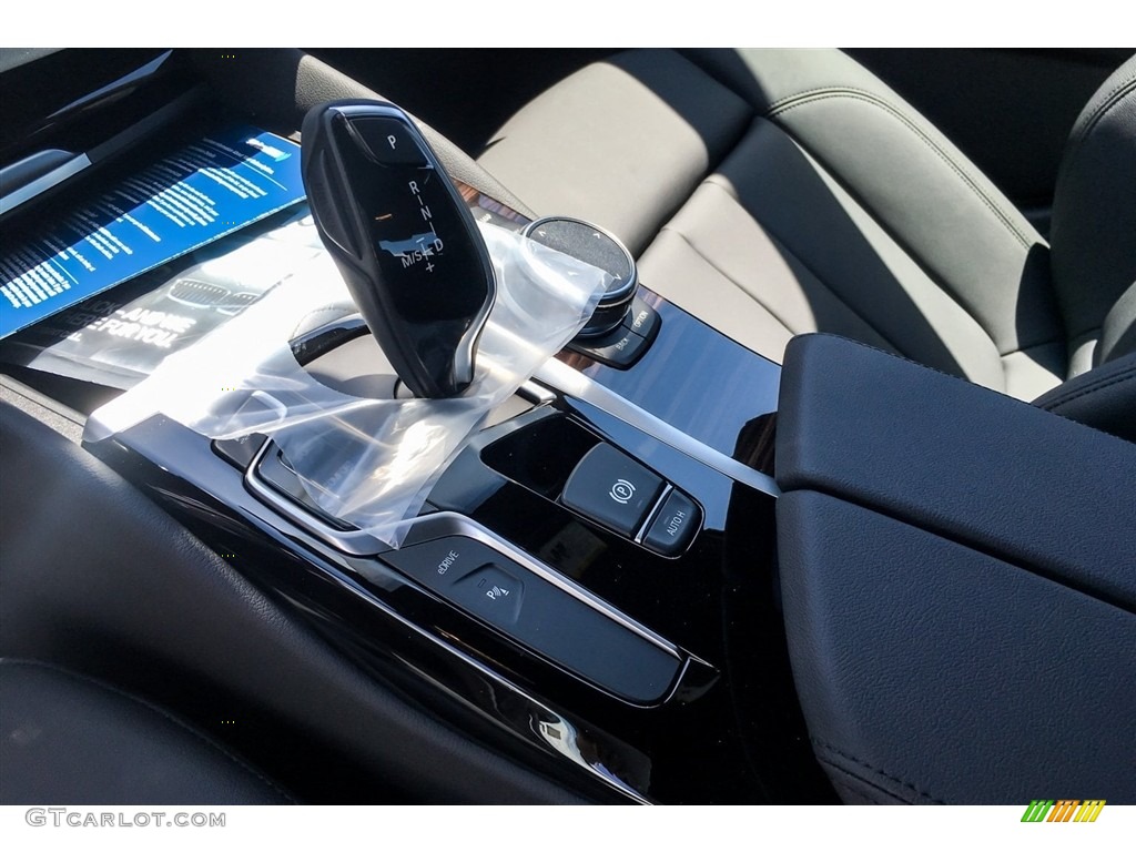 2018 5 Series 530e iPerfomance Sedan - Alpine White / Black photo #6