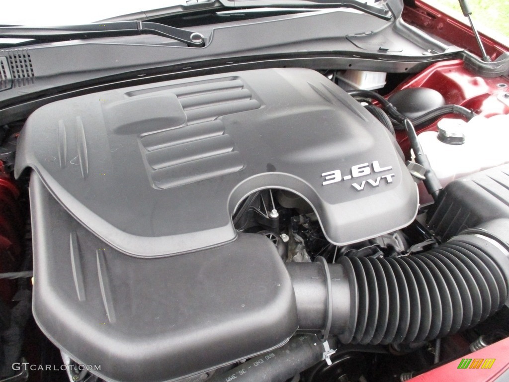 2018 Chrysler 300 Limited AWD Engine Photos