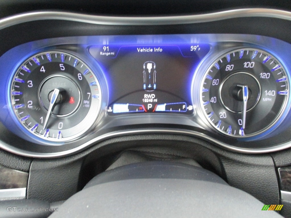 2018 Chrysler 300 Limited AWD Gauges Photo #127577923
