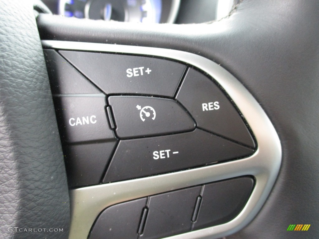 2018 Chrysler 300 Limited AWD Controls Photo #127577992