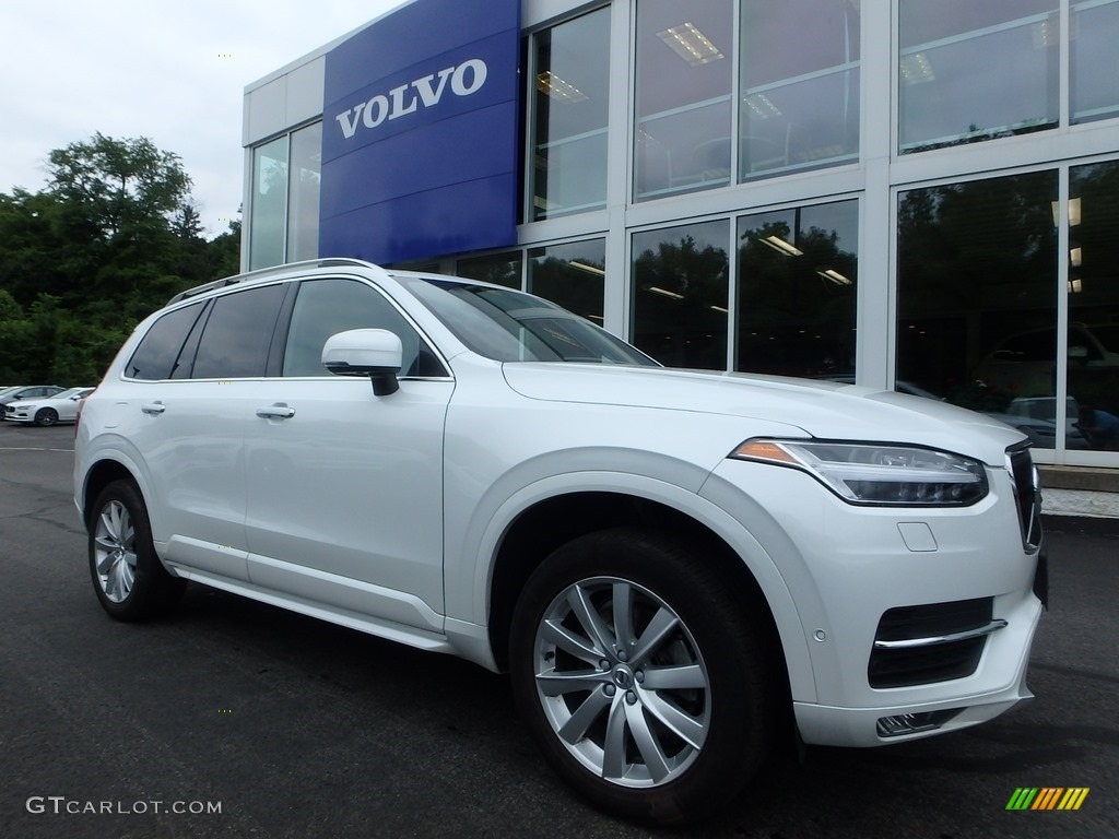2018 XC90 T6 AWD Momentum - Crystal White Pearl Metallic / Amber photo #1