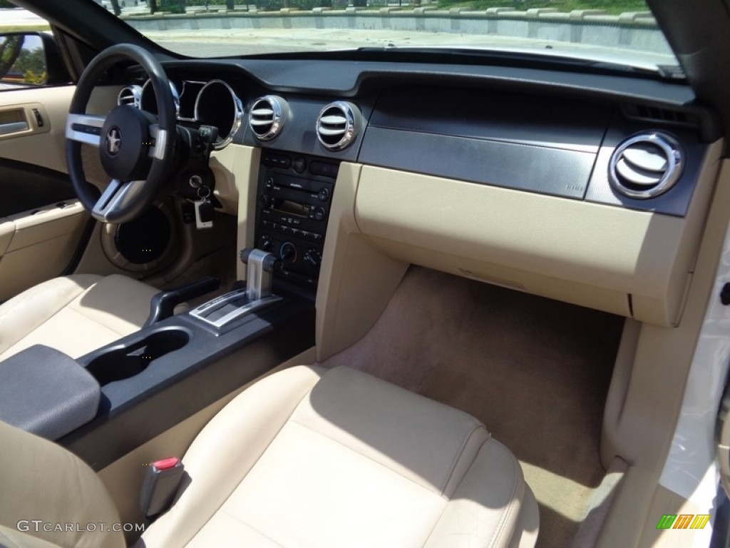 2007 Mustang V6 Premium Convertible - Performance White / Medium Parchment photo #17