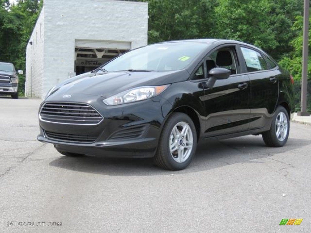 2018 Fiesta SE Sedan - Shadow Black / Charcoal Black photo #3