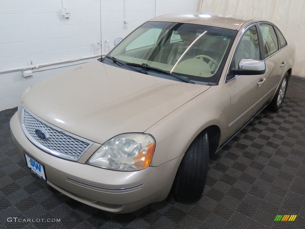 2005 Five Hundred Limited - Pueblo Gold Metallic / Pebble Beige photo #7