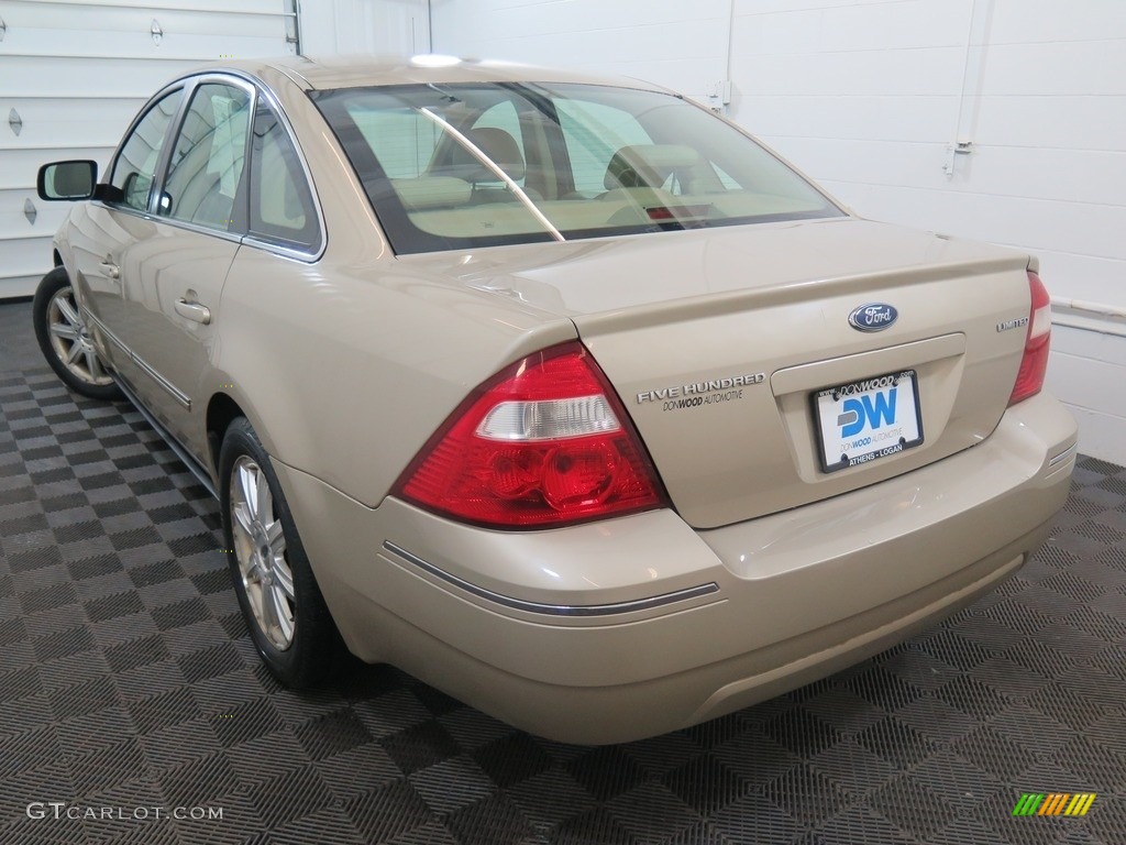 2005 Five Hundred Limited - Pueblo Gold Metallic / Pebble Beige photo #8