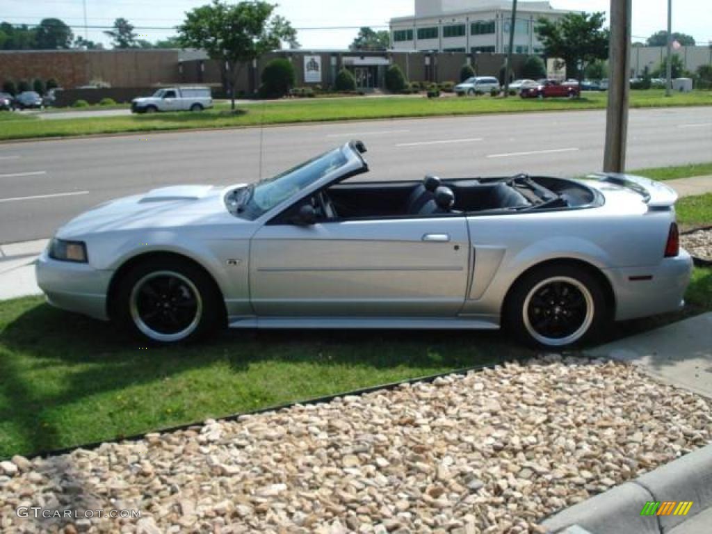 2001 Mustang GT Convertible - Silver Metallic / Dark Charcoal photo #2