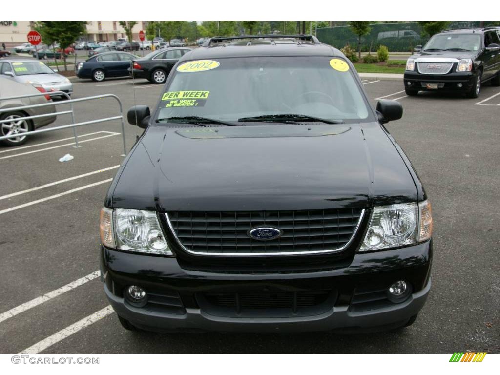 2002 Explorer XLT 4x4 - Black Clearcoat / Graphite photo #2