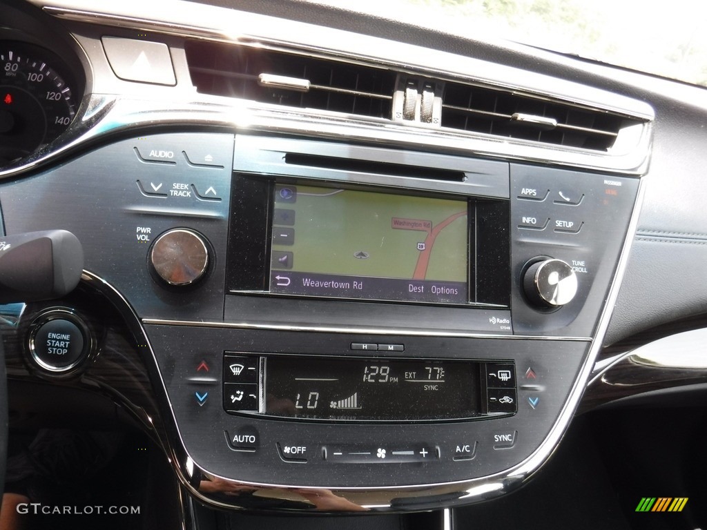 2013 Avalon XLE - Attitude Black Pearl / Black photo #17