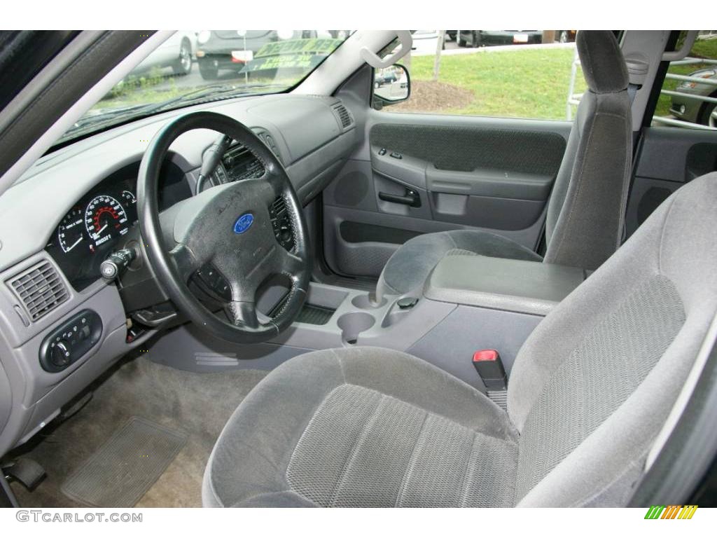 2002 Explorer XLT 4x4 - Black Clearcoat / Graphite photo #9