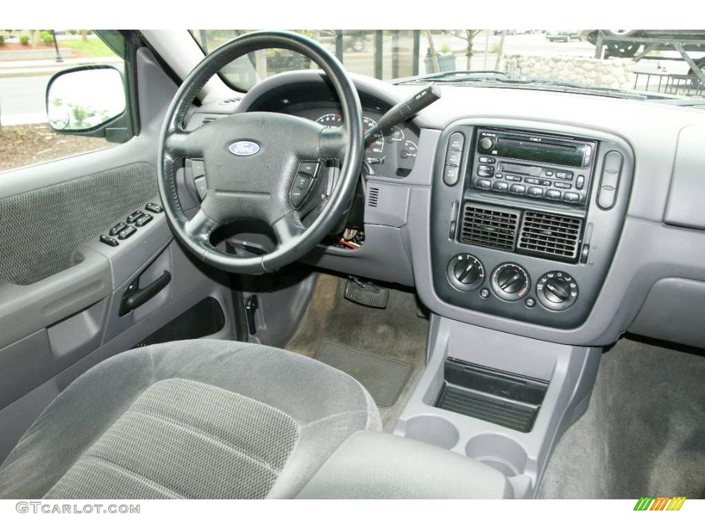 2002 Explorer XLT 4x4 - Black Clearcoat / Graphite photo #14