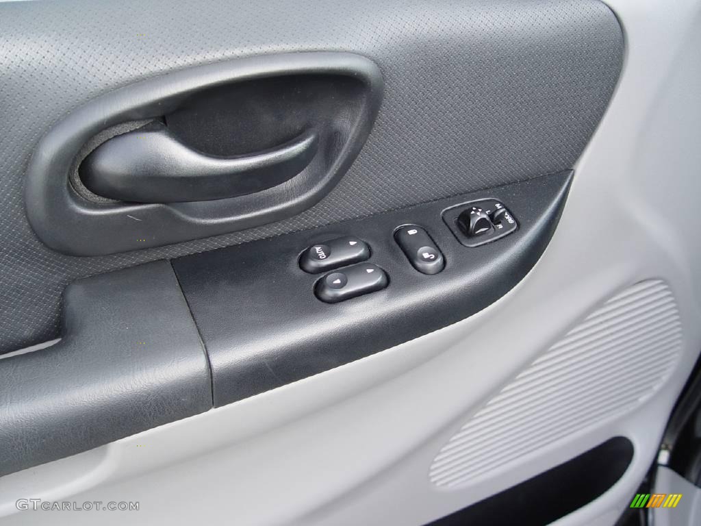 2002 F150 SVT Lightning - Black / SVT Medium Graphite photo #10