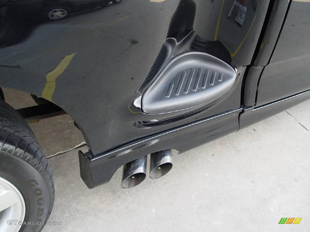 2002 F150 SVT Lightning - Black / SVT Medium Graphite photo #23