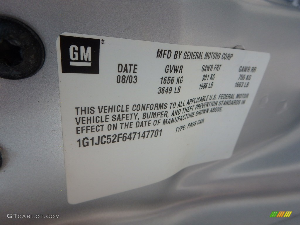 2004 Cavalier Sedan - Ultra Silver Metallic / Graphite photo #14