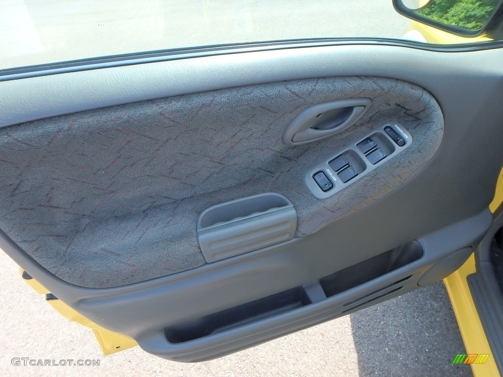 2002 Tracker ZR2 4WD Hard Top - Yellow / Medium Gray photo #11