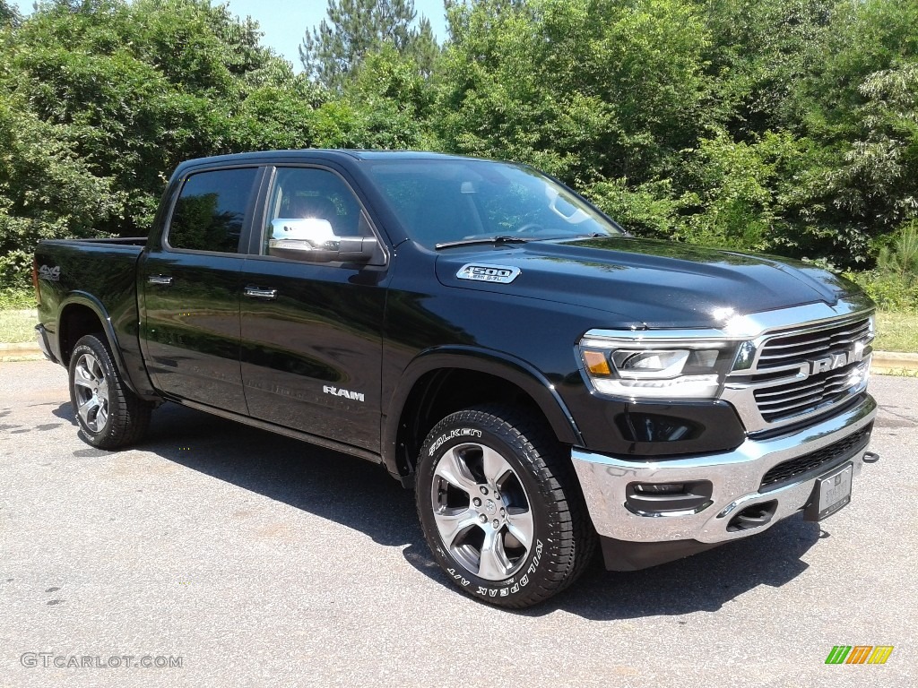 2019 1500 Laramie Crew Cab 4x4 - Diamond Black Crystal Pearl / Black photo #4