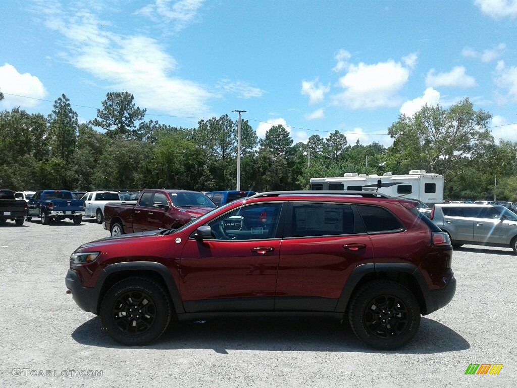 2019 Cherokee Trailhawk 4x4 - Velvet Red Pearl / Black photo #2