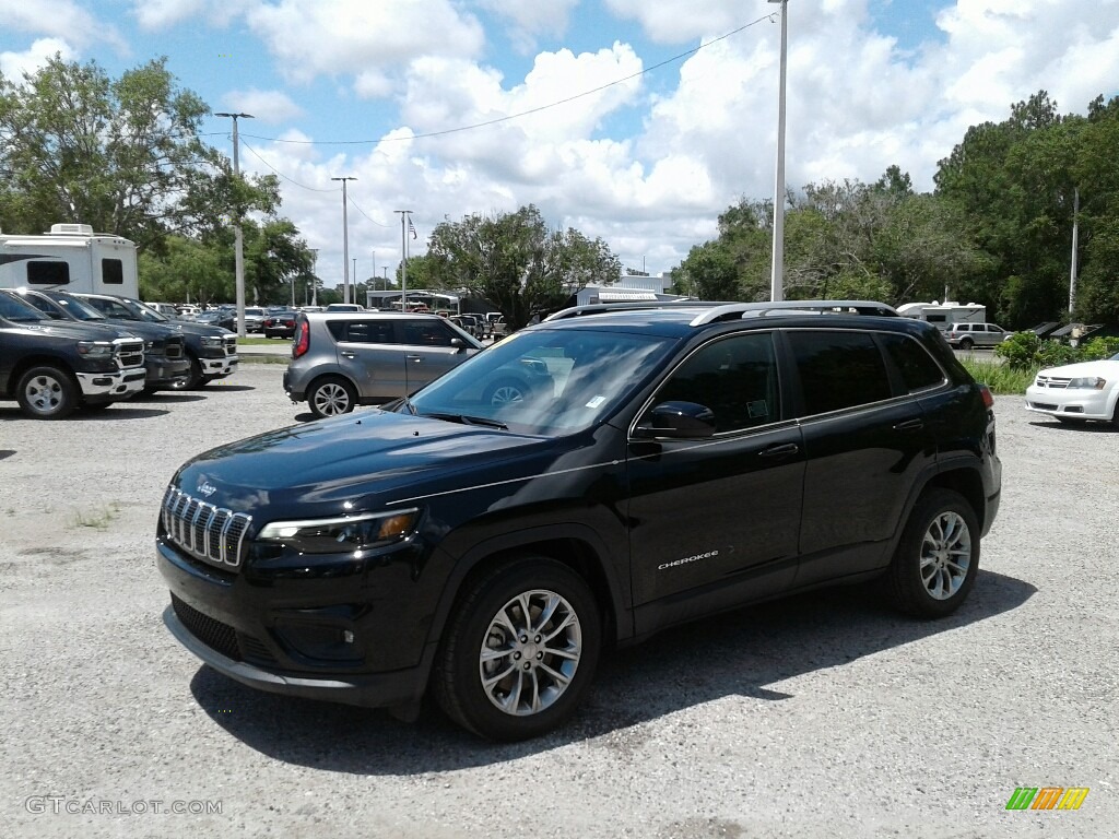 2019 Cherokee Latitude Plus - Diamond Black Crystal Pearl / Black photo #1