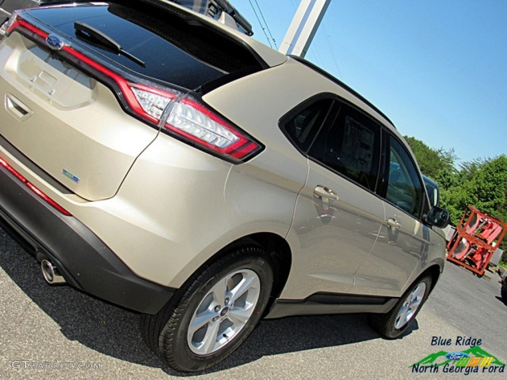 2018 Edge SE AWD - White Gold / Dune photo #27