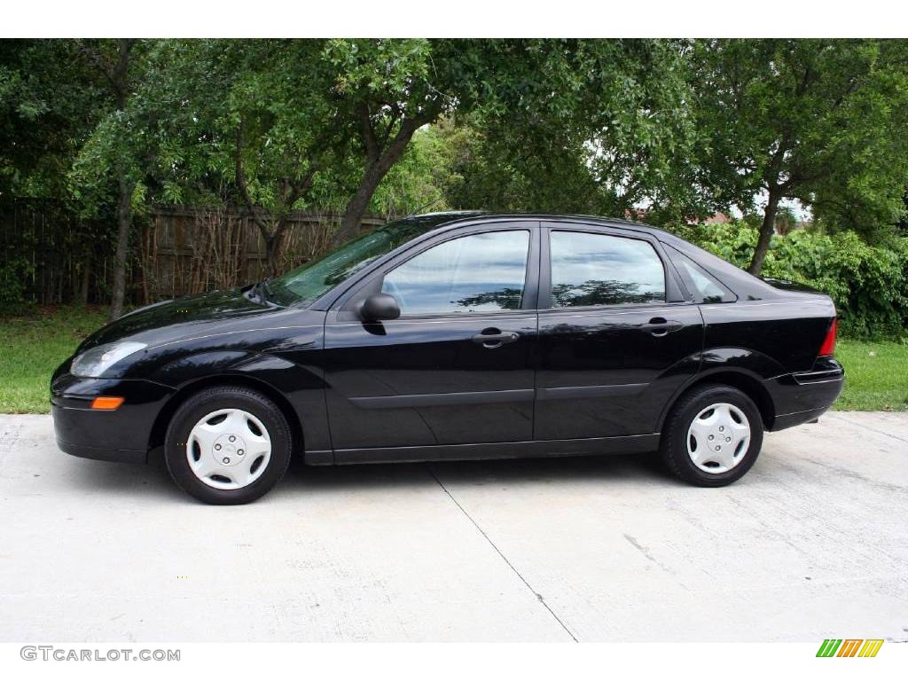 2003 Focus LX Sedan - Pitch Black / Medium Graphite photo #3