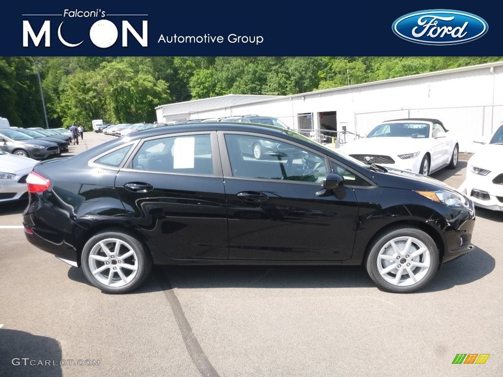 2018 Fiesta SE Sedan - Shadow Black / Charcoal Black photo #1