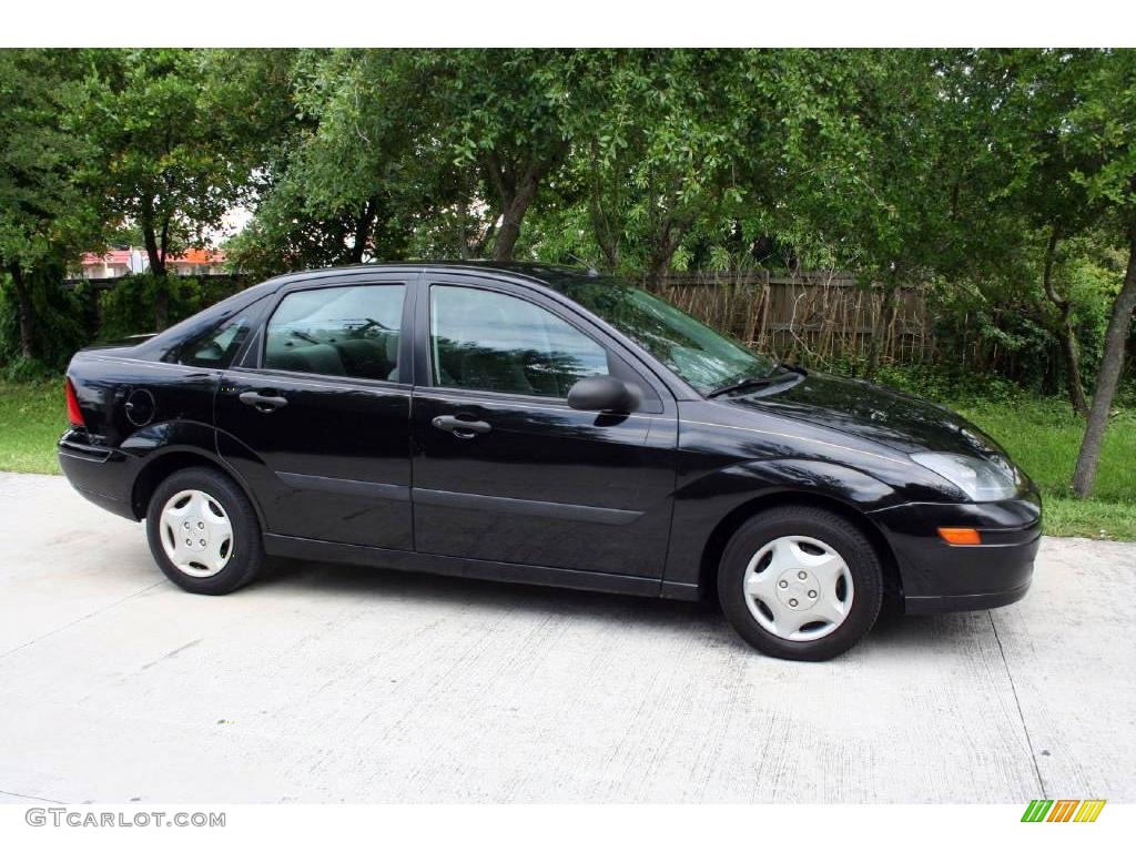 2003 Focus LX Sedan - Pitch Black / Medium Graphite photo #15