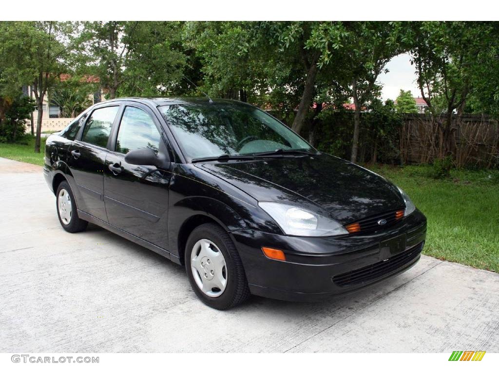 2003 Focus LX Sedan - Pitch Black / Medium Graphite photo #17