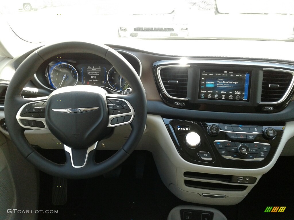 2018 Pacifica Touring L - Bright White / Black/Alloy photo #13