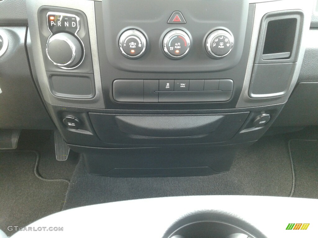 2018 1500 Express Quad Cab - Brilliant Black Crystal Pearl / Black/Diesel Gray photo #16