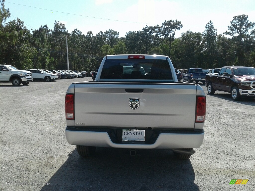 2018 1500 Express Quad Cab - Bright Silver Metallic / Black/Diesel Gray photo #4