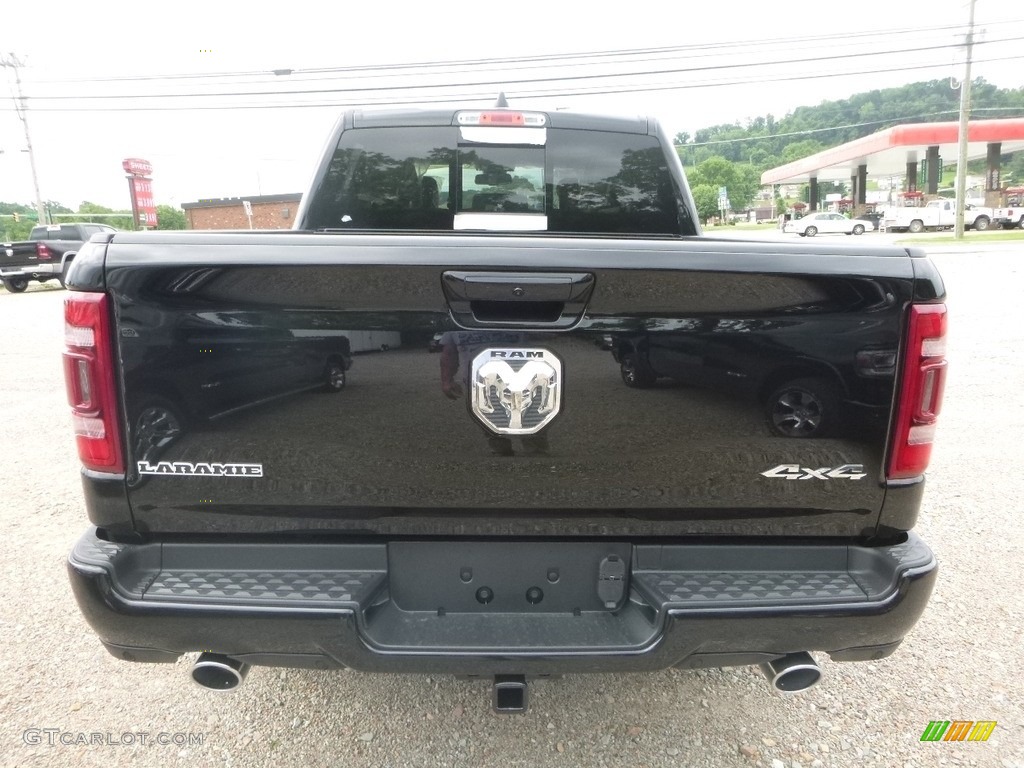 2019 1500 Laramie Crew Cab 4x4 - Diamond Black Crystal Pearl / Black photo #4