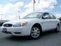 Vibrant White - Taurus SEL Sedan Photo No. 5