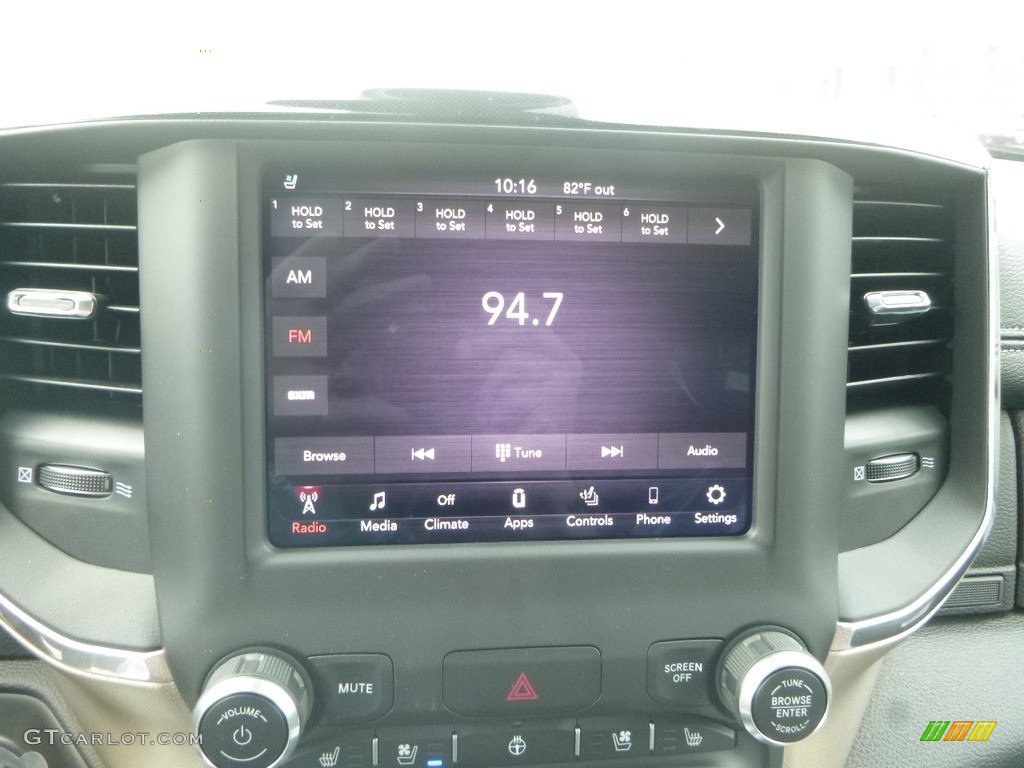 2019 1500 Laramie Crew Cab 4x4 - Diamond Black Crystal Pearl / Black photo #17