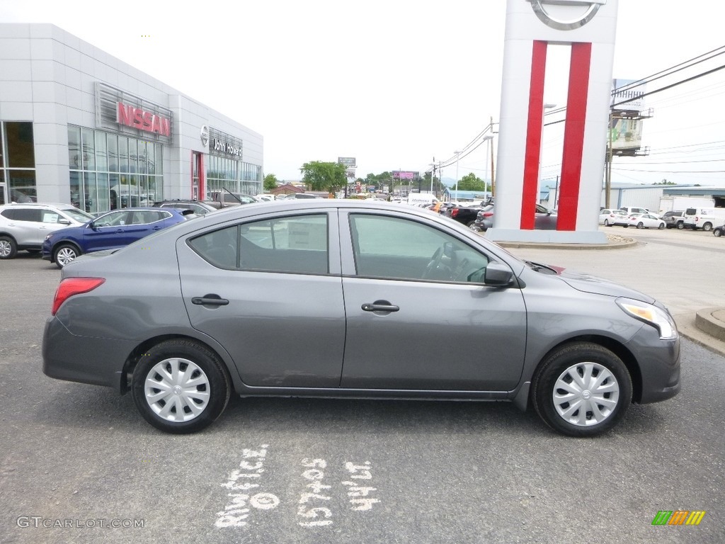 2018 Versa S - Gun Metal Metallic / Charcoal photo #3