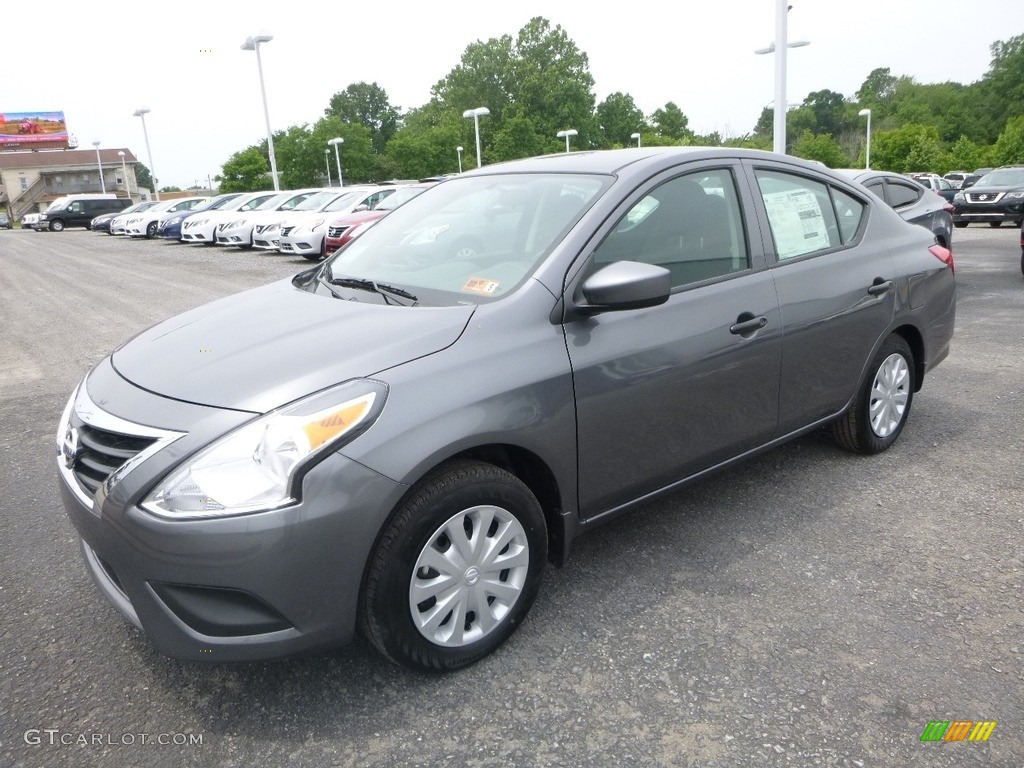 2018 Versa S - Gun Metal Metallic / Charcoal photo #8