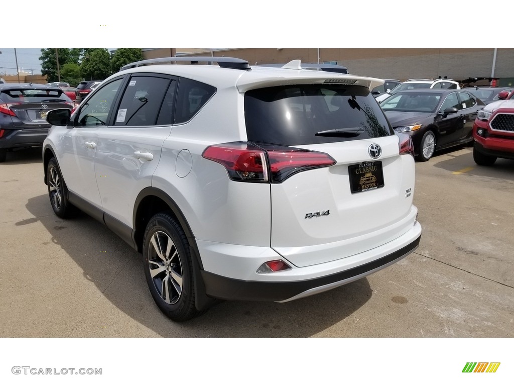 2018 RAV4 XLE - Super White / Ash photo #2