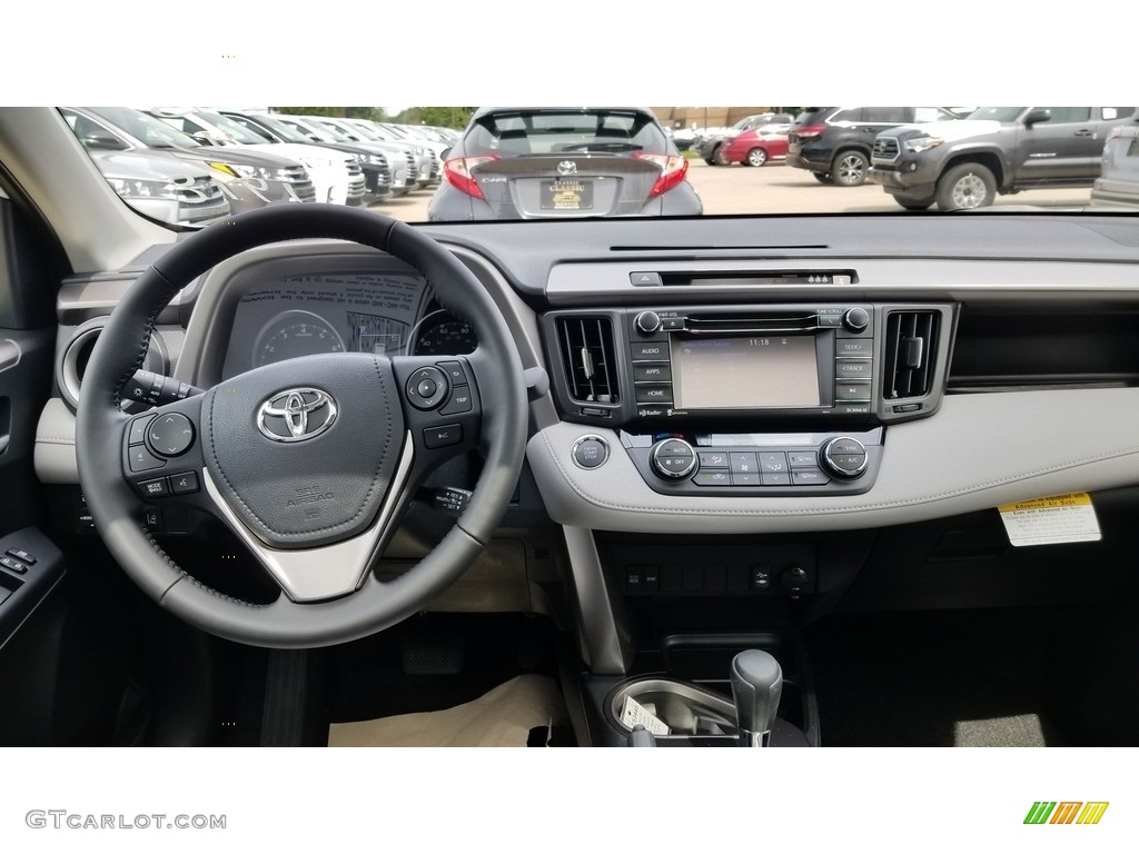2018 RAV4 XLE - Super White / Ash photo #5